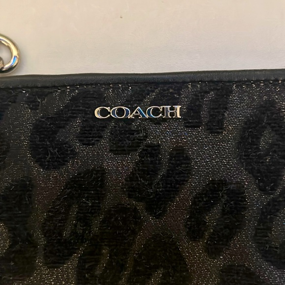 Coach wristlet - Picture 3 of 3
